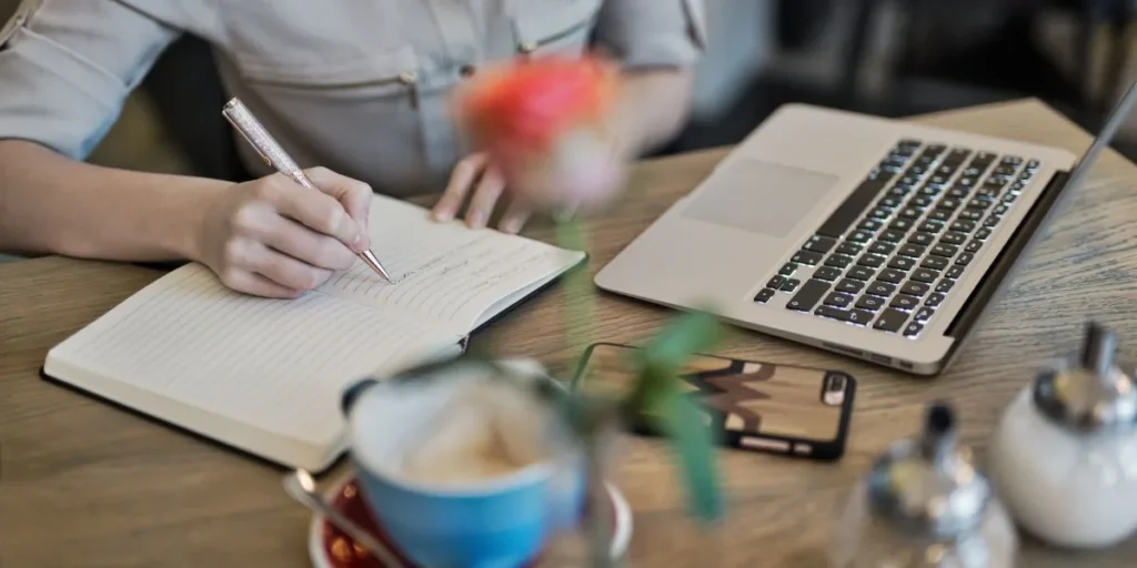 Low-Stress Jobs That Pay Well Without A Degree